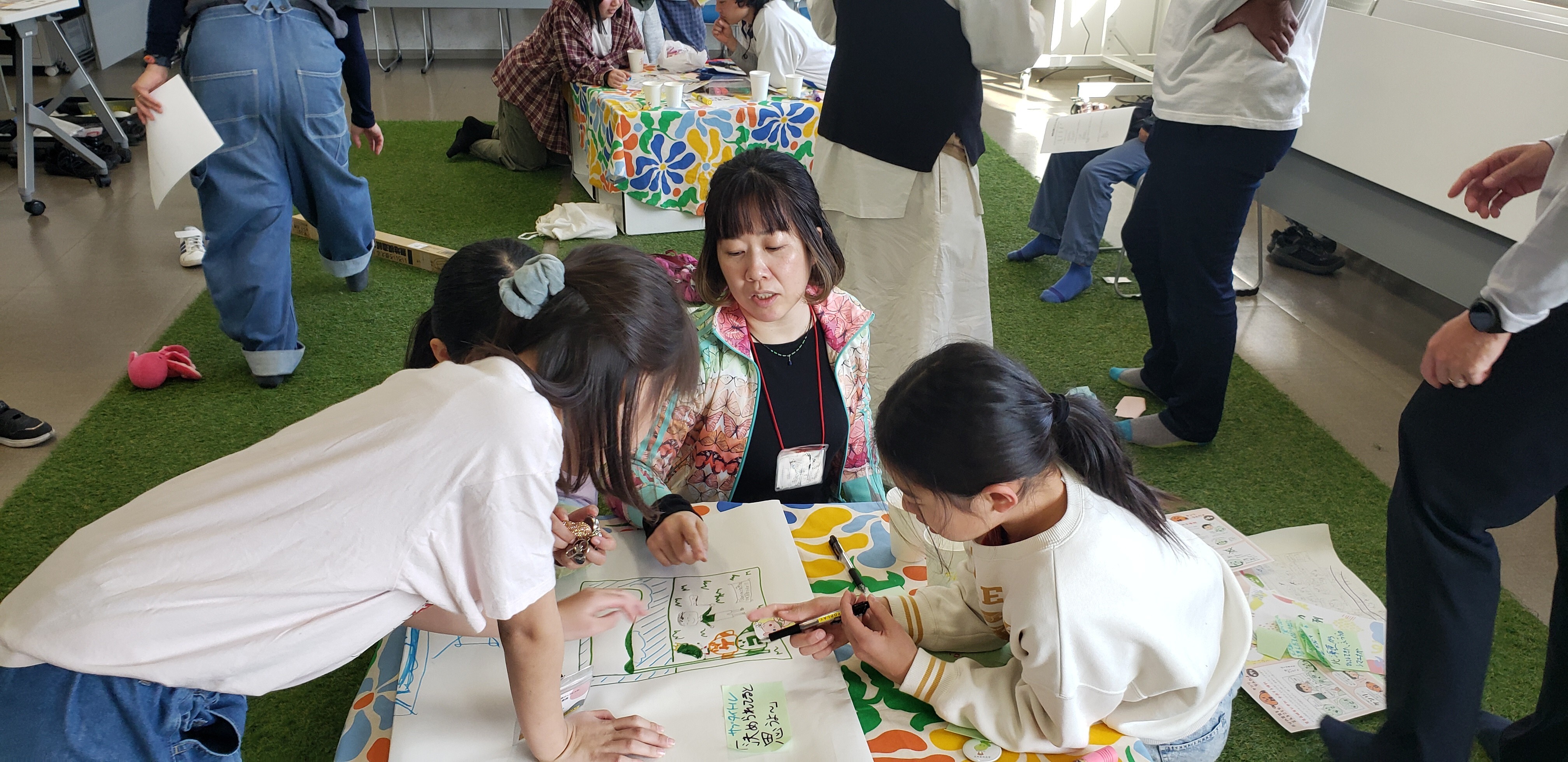 表紙作りの様子