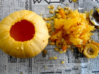 くり抜いたかぼちゃの写真