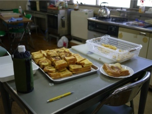 調理師さん手作りおやつ、フレンチトーストの写真