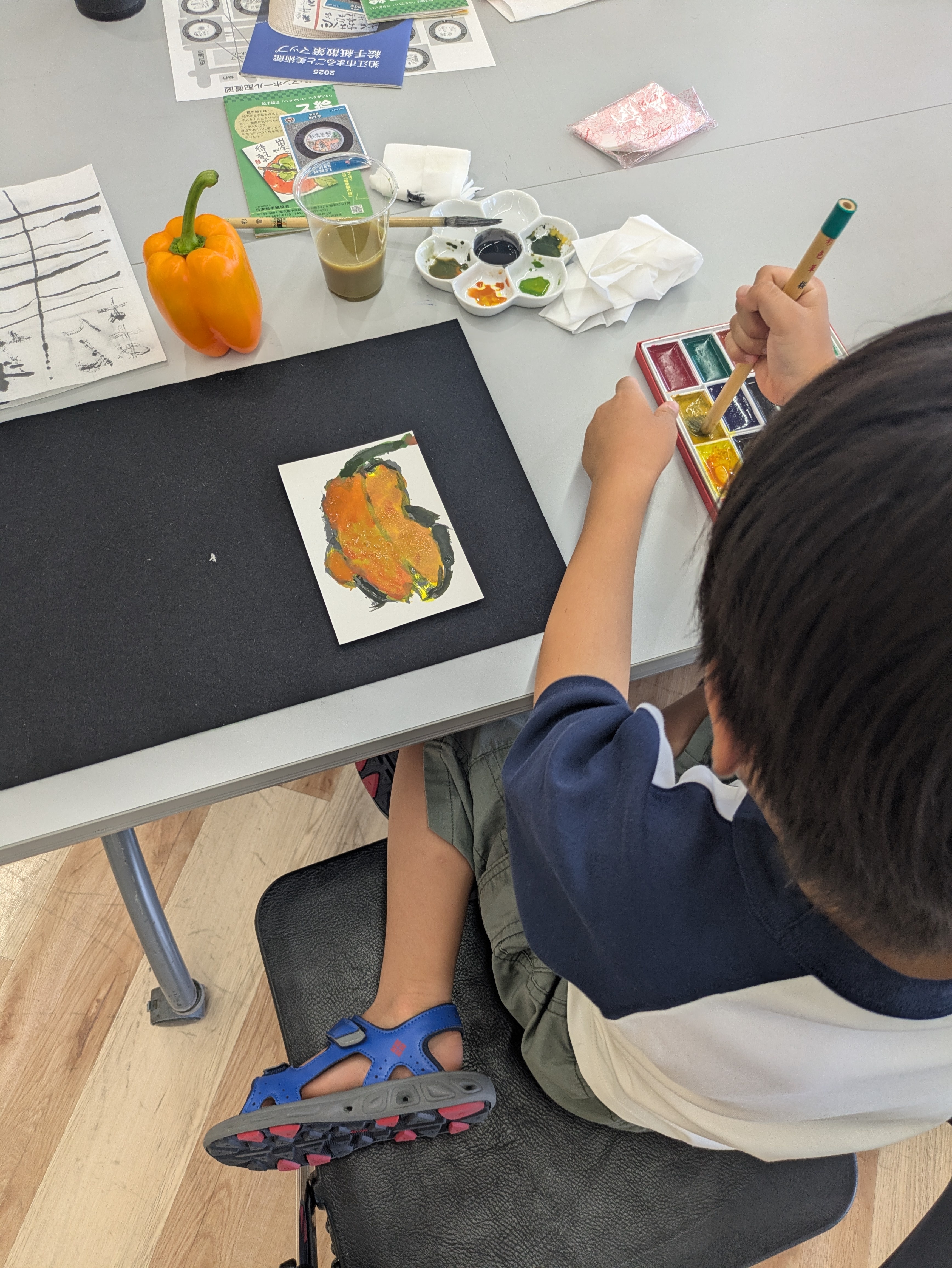 描いているシーン子ども (JPG 4.57MB)